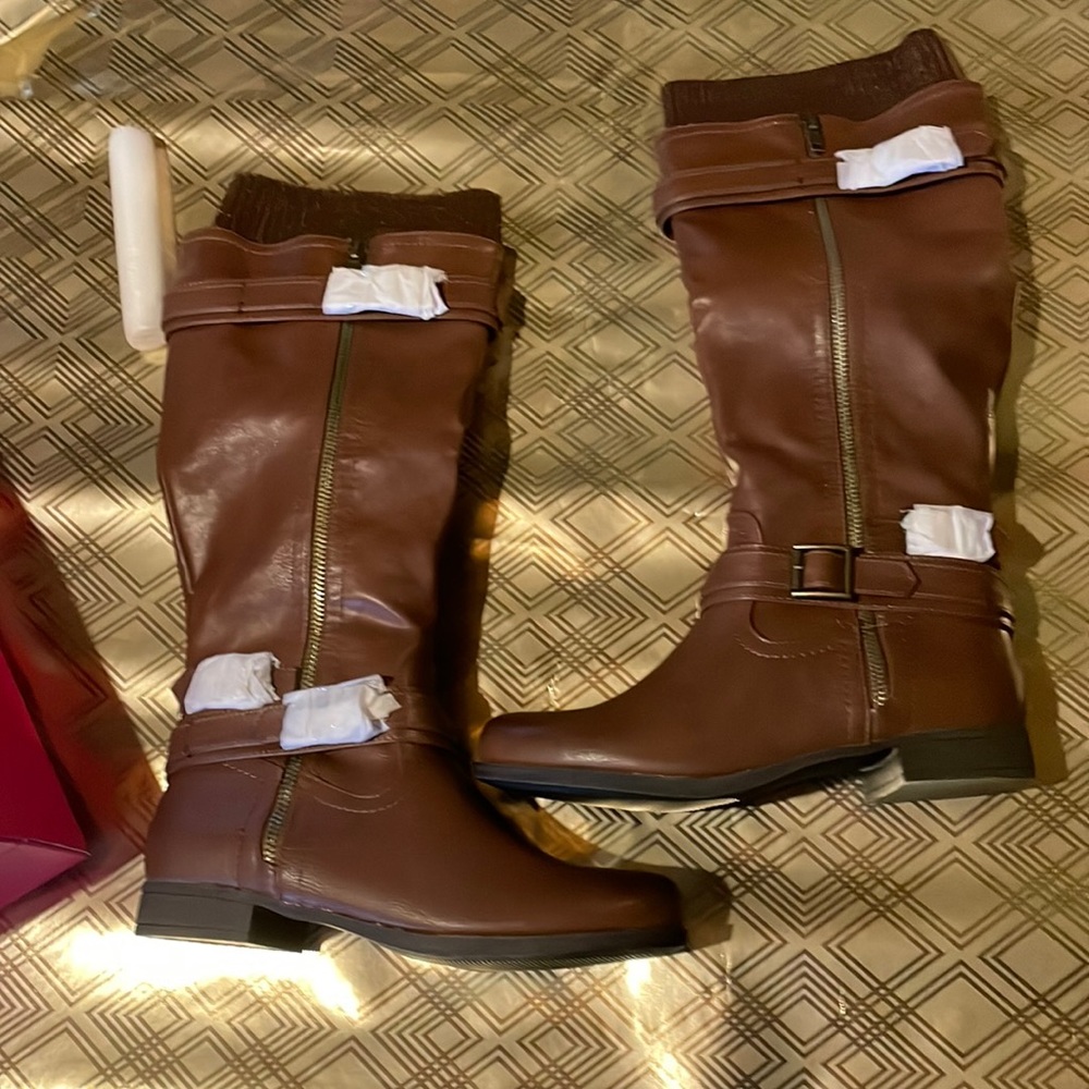 New In Box Shoe Dazzle Boots